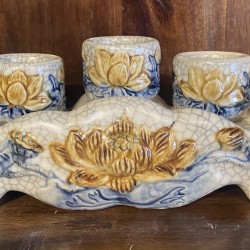 Bộ kỷ ngai 3 chén thờ men rạn đắp nổi sen KN01S3 Bộ kỷ ngai 3 chén thờ men rạn đắp nổi sen KN01S3