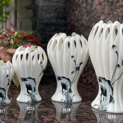 Lọ hoa dáng bàn tay Phật vẽ hoa sen đen LH033Đ Lọ hoa dáng bàn tay Phật vẽ hoa sen đen LH033Đ