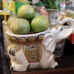 Tượng voi dâng quả men rạn kèm khay đựng hoa quả Tượng voi dâng quả men rạn kèm khay đựng hoa quả